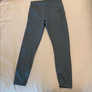I’m movement 7/8 length lululemon leggings